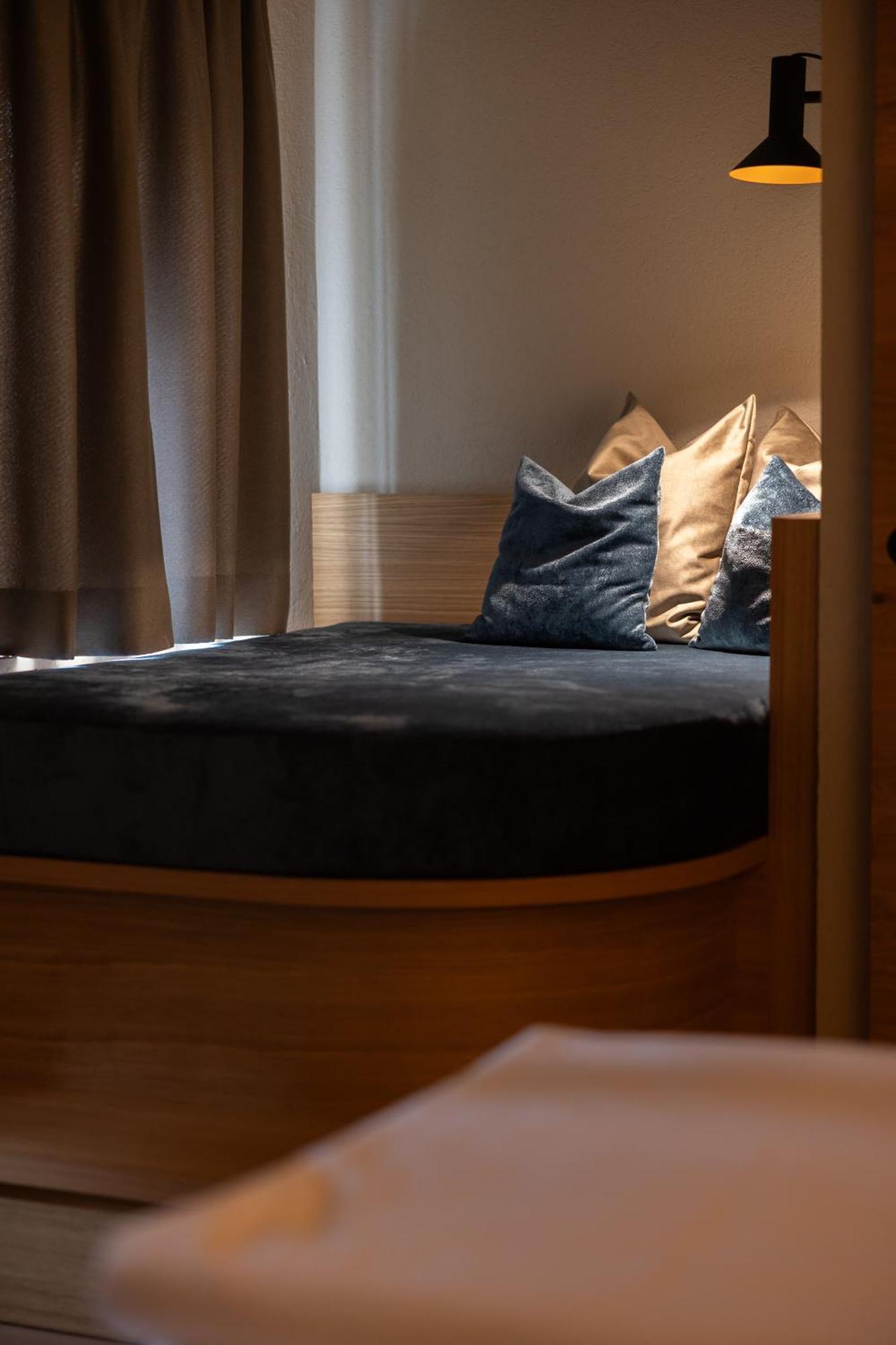 Hotel Zum Mohren Reutte Bagian luar foto