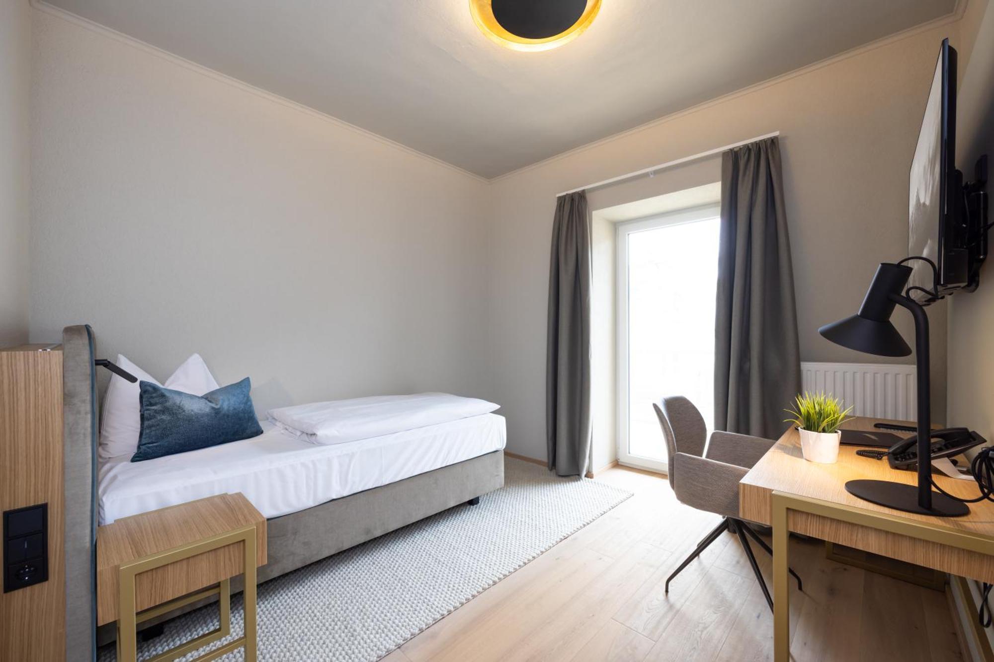 Hotel Zum Mohren Reutte Bagian luar foto