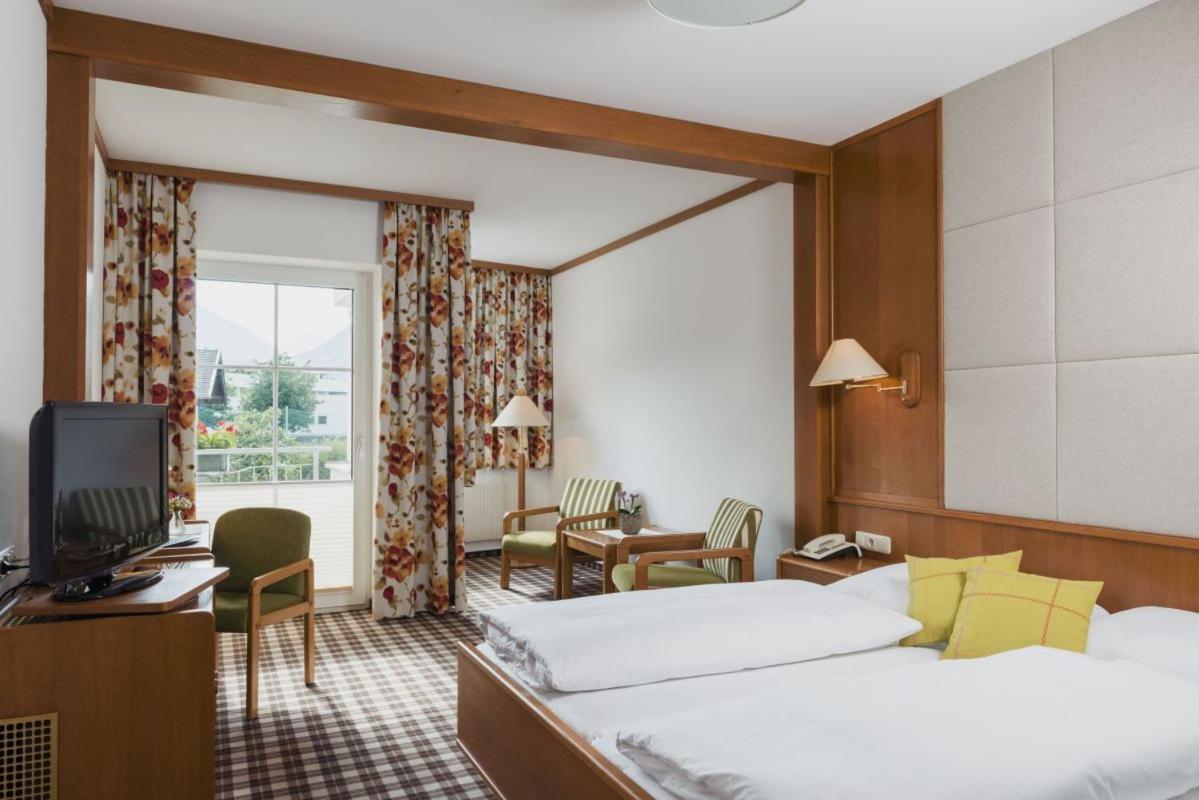 Hotel Zum Mohren Reutte Bagian luar foto