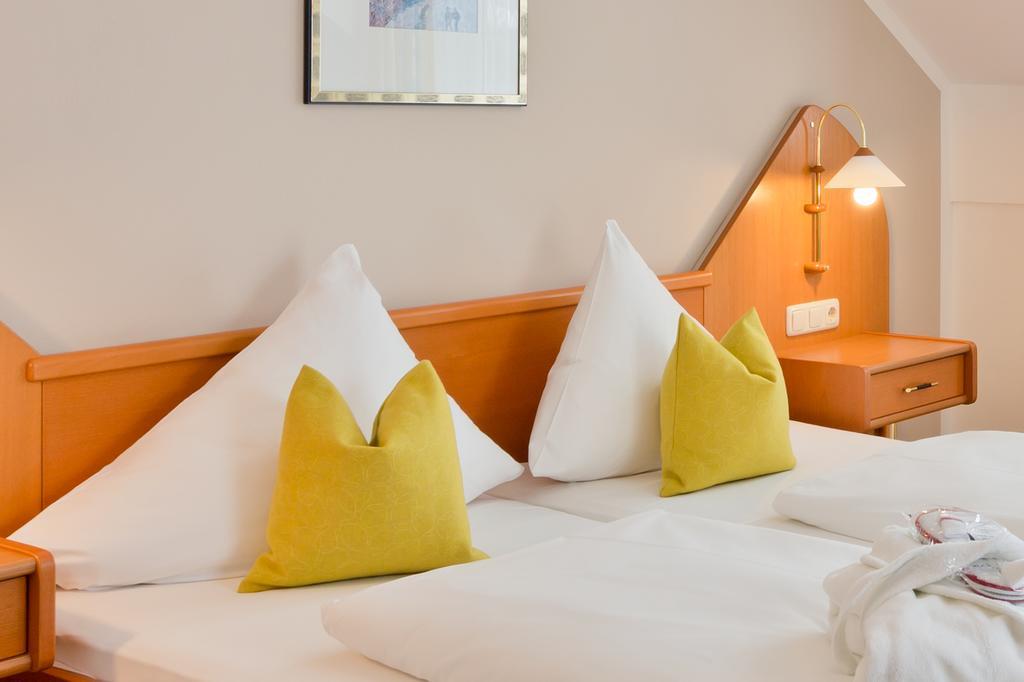 Hotel Zum Mohren Reutte Bagian luar foto
