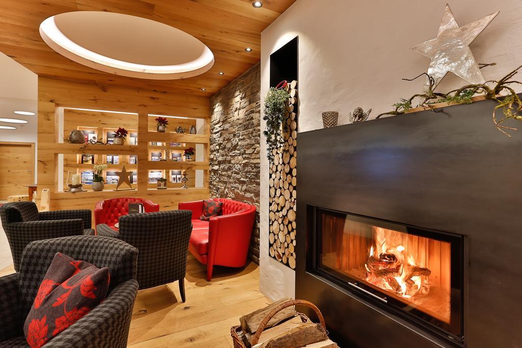 Hotel Zum Mohren Reutte Bagian luar foto